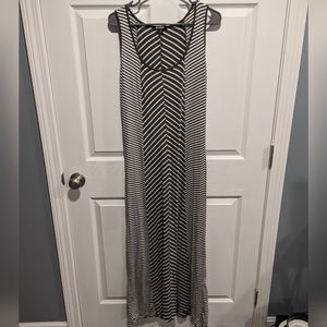Sleeveless maxi dress